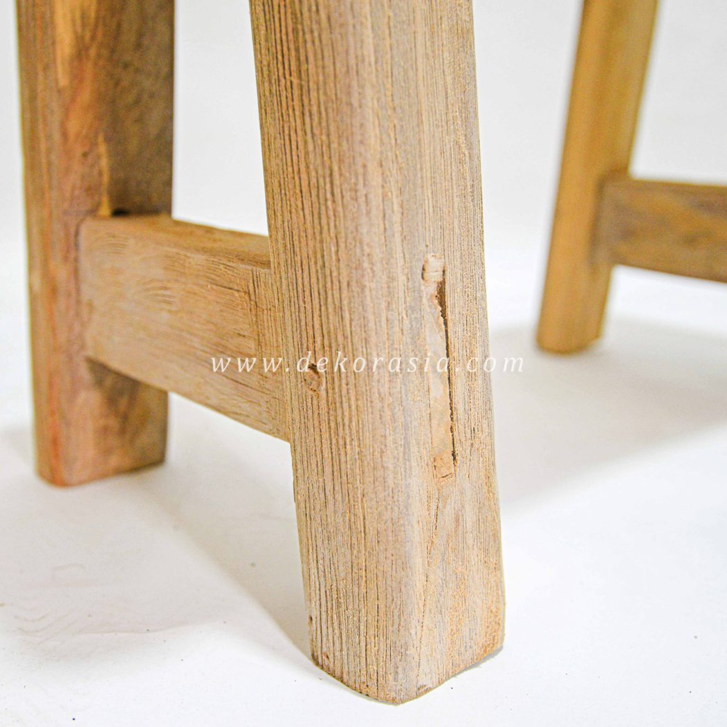 rustic stool3 Reclaimed Rustic Stool